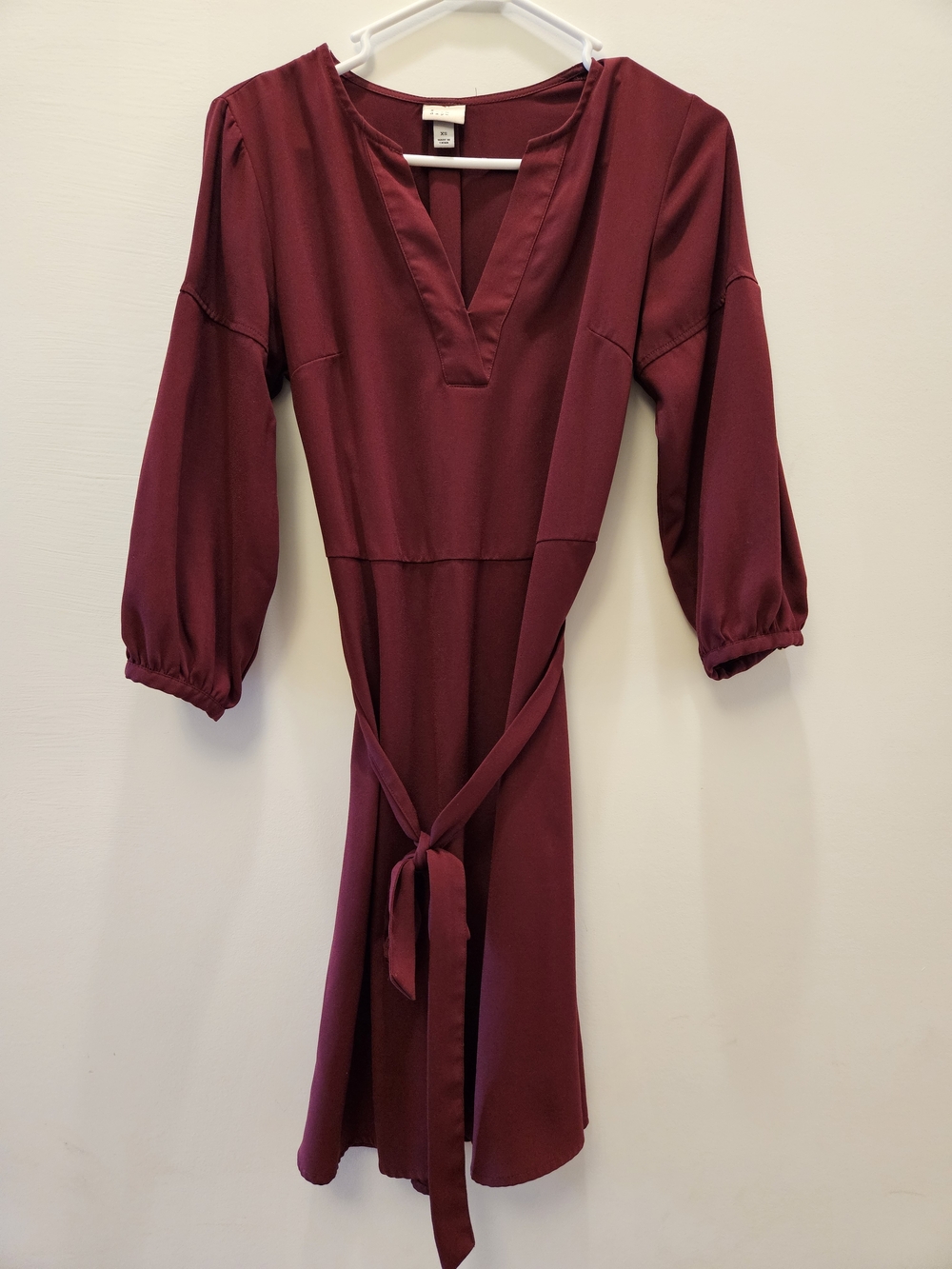 Women's Burgundy V-Neck 3/4 Sleeve Tie-Waist Dress